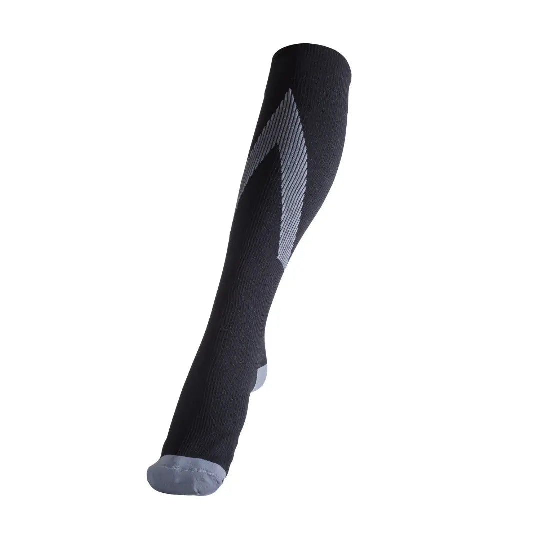 Chaussettes classiques avec compression trop forte, difficiles à enfiler et fabriquées en matériaux synthétiques